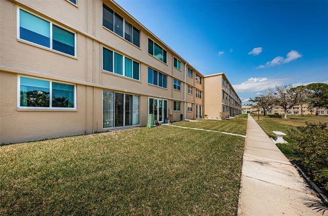 4915 BAY STREET NE 126, St Petersburg, FL 33703