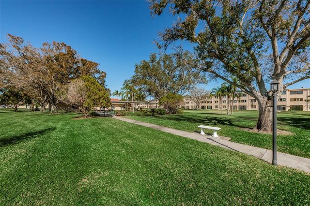 4915 BAY STREET NE 126, St Petersburg, FL 33703
