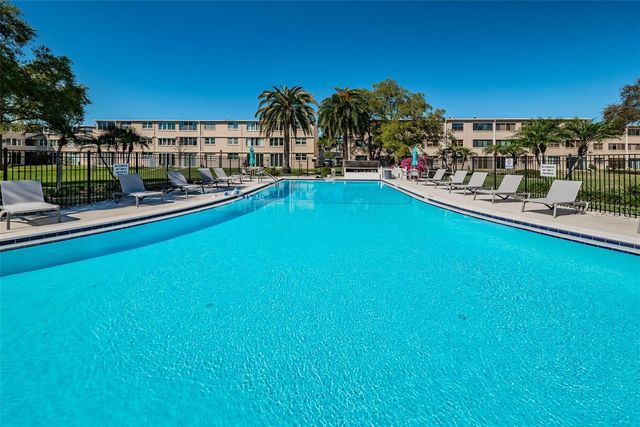 4915 BAY STREET NE 126, St Petersburg, FL 33703