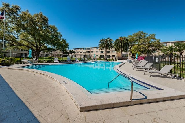 4915 BAY STREET NE 126, St Petersburg, FL 33703