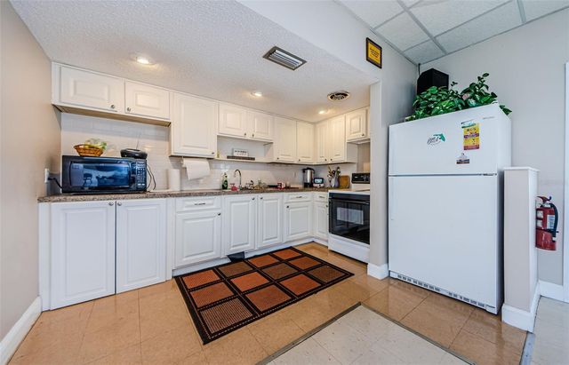4915 BAY STREET NE 126, St Petersburg, FL 33703