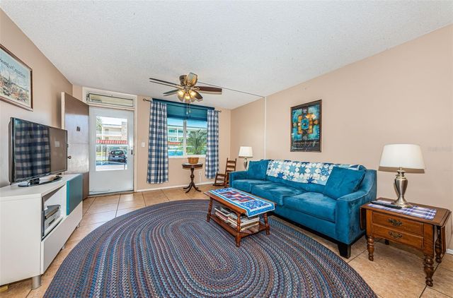 4915 BAY STREET NE 126, St Petersburg, FL 33703