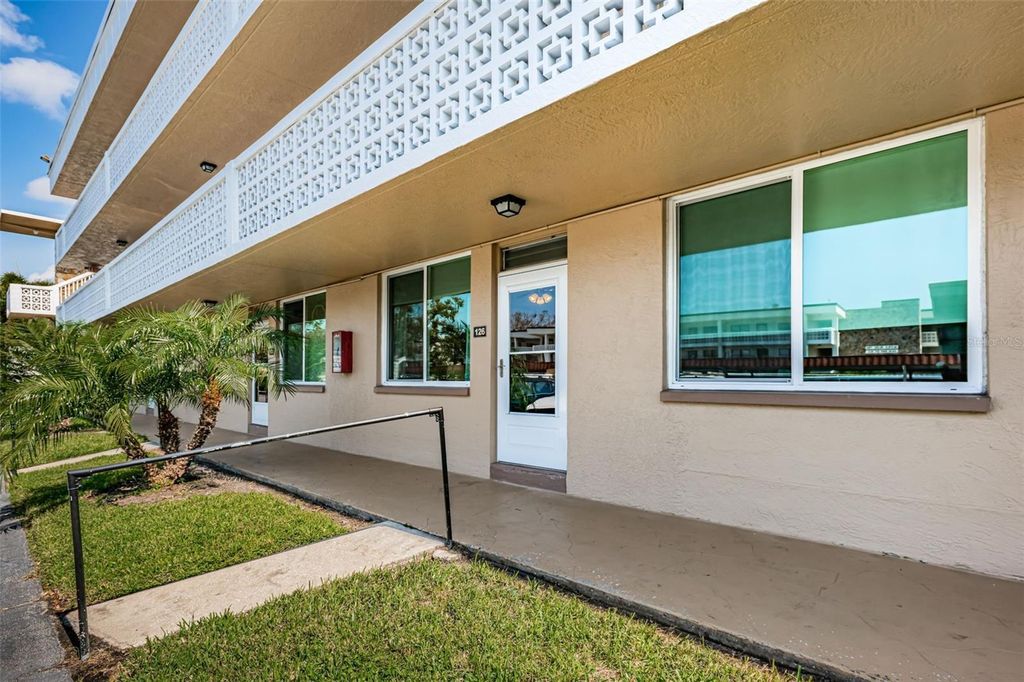 4915 BAY STREET NE 126, St Petersburg, FL 33703
