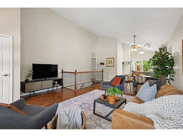 2200 S Eldridge Ct, Lakewood, CO 80228