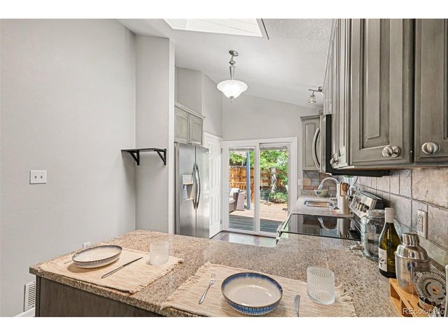 2200 S Eldridge Ct, Lakewood, CO 80228