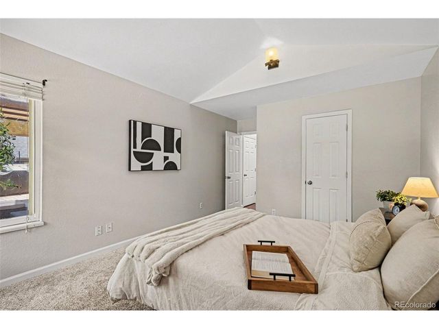 2200 S Eldridge Ct, Lakewood, CO 80228