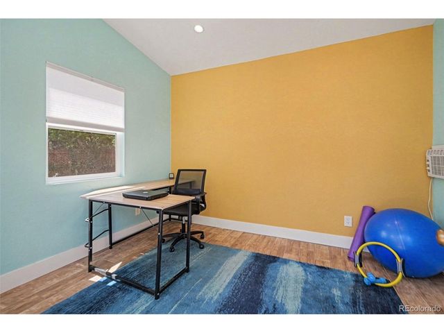 2200 S Eldridge Ct, Lakewood, CO 80228