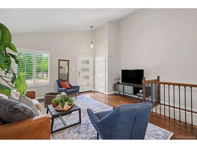 2200 S Eldridge Ct, Lakewood, CO 80228