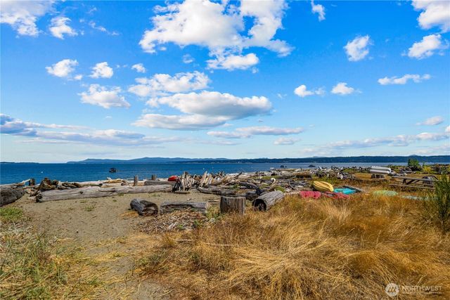 886 Port Susan Terrace Road, Camano Island, WA 98282