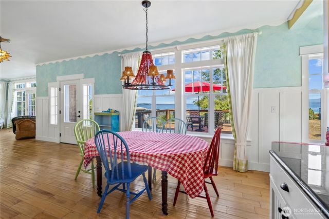 886 Port Susan Terrace Road, Camano Island, WA 98282