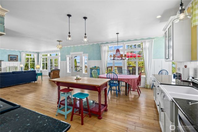 886 Port Susan Terrace Road, Camano Island, WA 98282