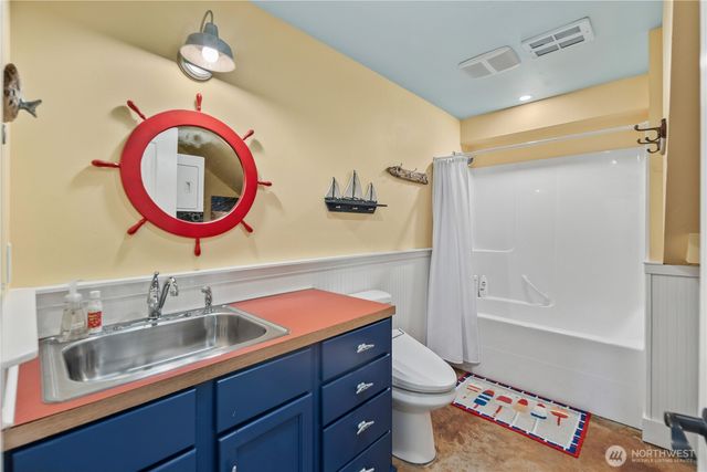 886 Port Susan Terrace Road, Camano Island, WA 98282