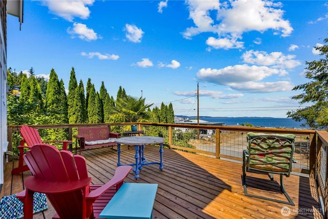 886 Port Susan Terrace Road, Camano Island, WA 98282
