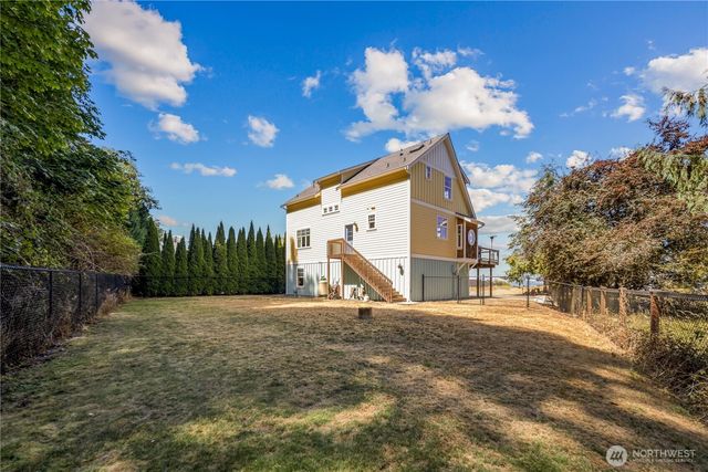 886 Port Susan Terrace Road, Camano Island, WA 98282