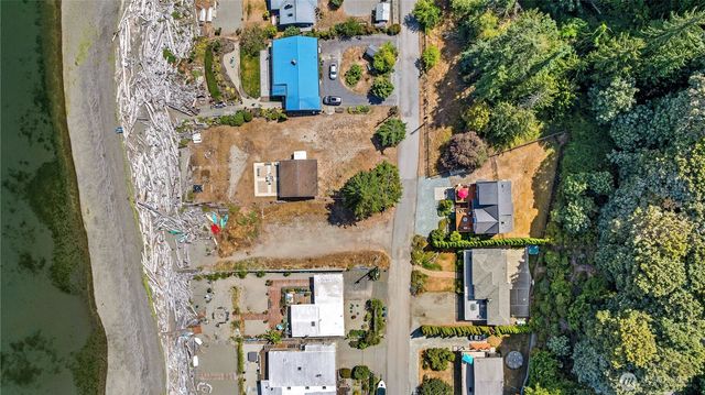 886 Port Susan Terrace Road, Camano Island, WA 98282
