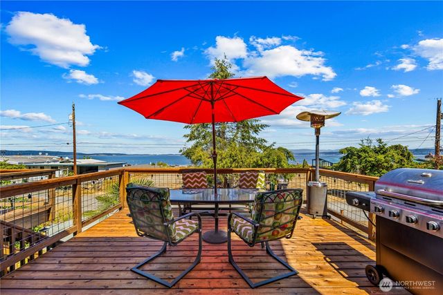 886 Port Susan Terrace Road, Camano Island, WA 98282