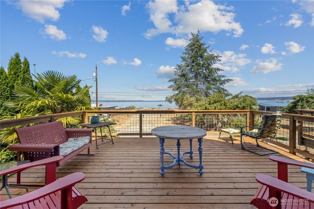 886 Port Susan Terrace Road, Camano Island, WA 98282