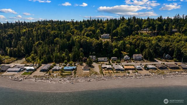 886 Port Susan Terrace Road, Camano Island, WA 98282