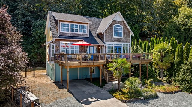 886 Port Susan Terrace Road, Camano Island, WA 98282