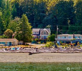 886 Port Susan Terrace Road, Camano Island, WA 98282