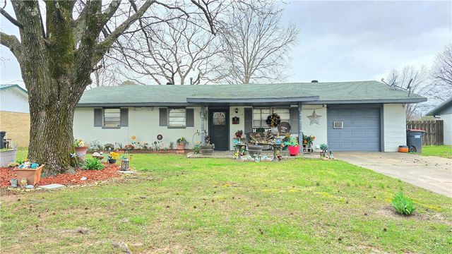 718 Morrison Place, Springdale, AR 72762