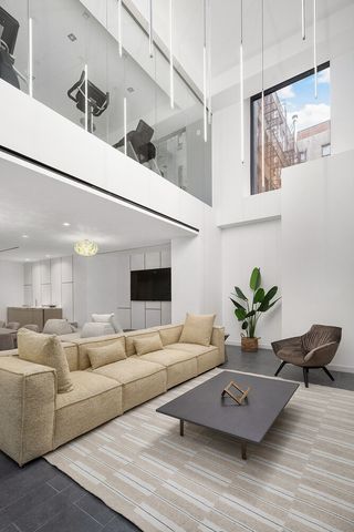 75 1ST Avenue PHB, New York City, NY 10003