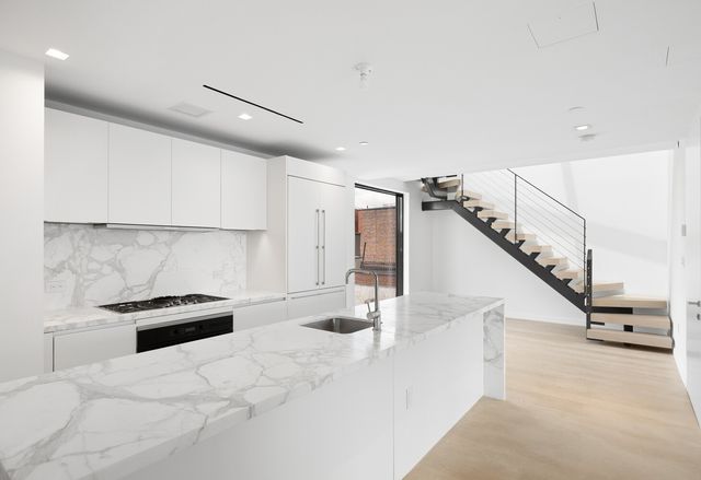 75 1ST Avenue PHB, New York City, NY 10003