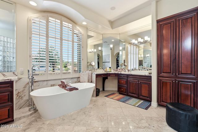 821 W ENFIELD Way, Chandler, AZ 85286