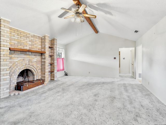 111 Mitch Thomas, Pleasanton, TX 78064