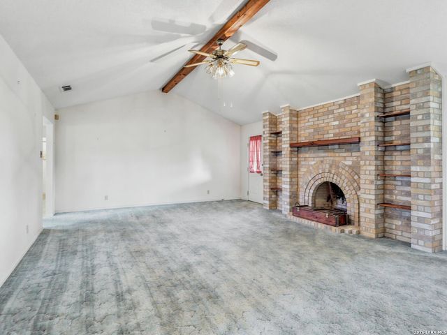 111 Mitch Thomas, Pleasanton, TX 78064