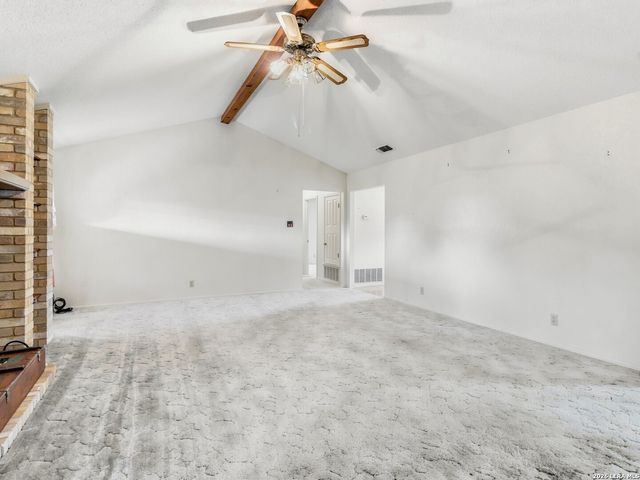 111 Mitch Thomas, Pleasanton, TX 78064