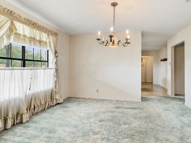 111 Mitch Thomas, Pleasanton, TX 78064