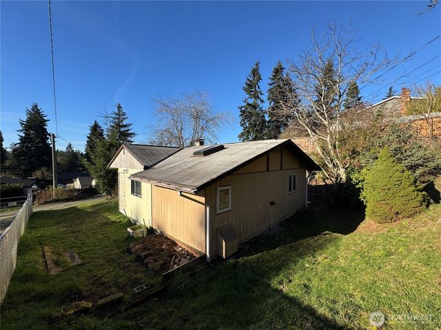 18411 12th Avenue NE, Shoreline, WA 98155