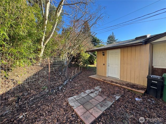 18411 12th Avenue NE, Shoreline, WA 98155