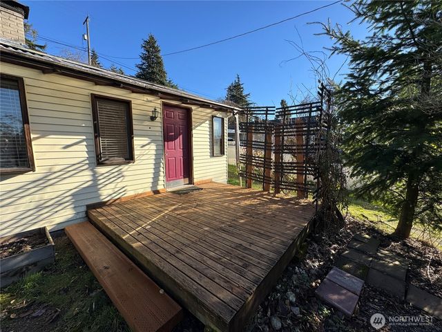 18411 12th Avenue NE, Shoreline, WA 98155