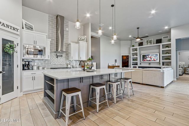 13449 PLUMPTON Road, El Paso, TX 79928