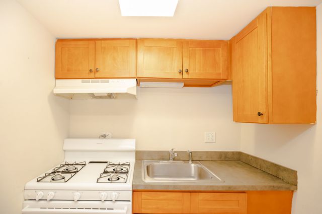 5741 W 35th Street 1F, Cicero, IL 60804