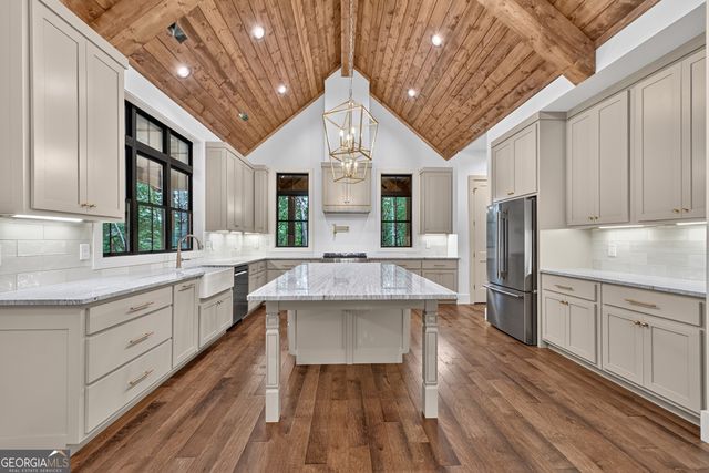 291 Aspen Avenue, Ellijay, GA 30536