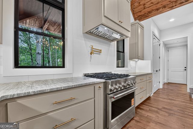 291 Aspen Avenue, Ellijay, GA 30536