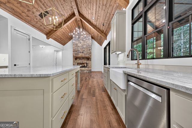 291 Aspen Avenue, Ellijay, GA 30536