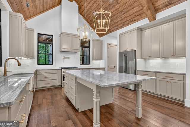 291 Aspen Avenue, Ellijay, GA 30536