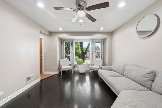 5810 W 64th Street, Chicago, IL 60638