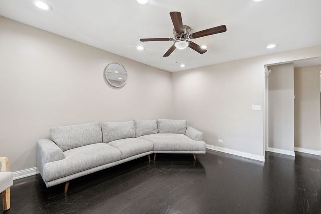 5810 W 64th Street, Chicago, IL 60638