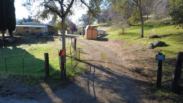 46918 Creekside Road, Yokuts Valley, CA 93675