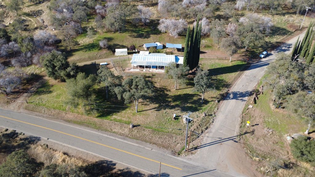 46918 Creekside Road, Yokuts Valley, CA 93675