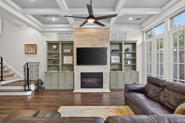 98 Gateway Park Place, Spring, TX 77380