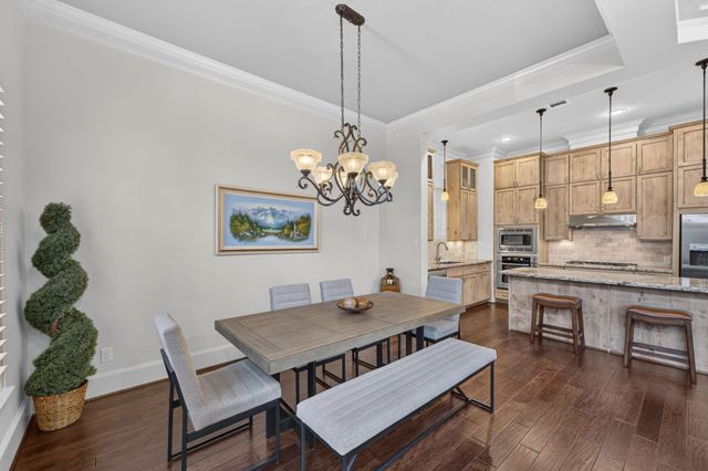 98 Gateway Park Place, Spring, TX 77380