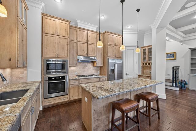 98 Gateway Park Place, Spring, TX 77380