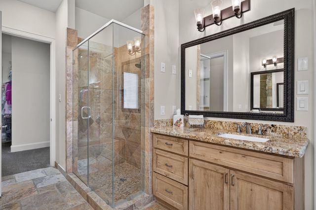 98 Gateway Park Place, Spring, TX 77380