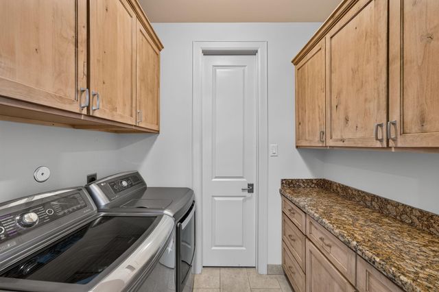 98 Gateway Park Place, Spring, TX 77380